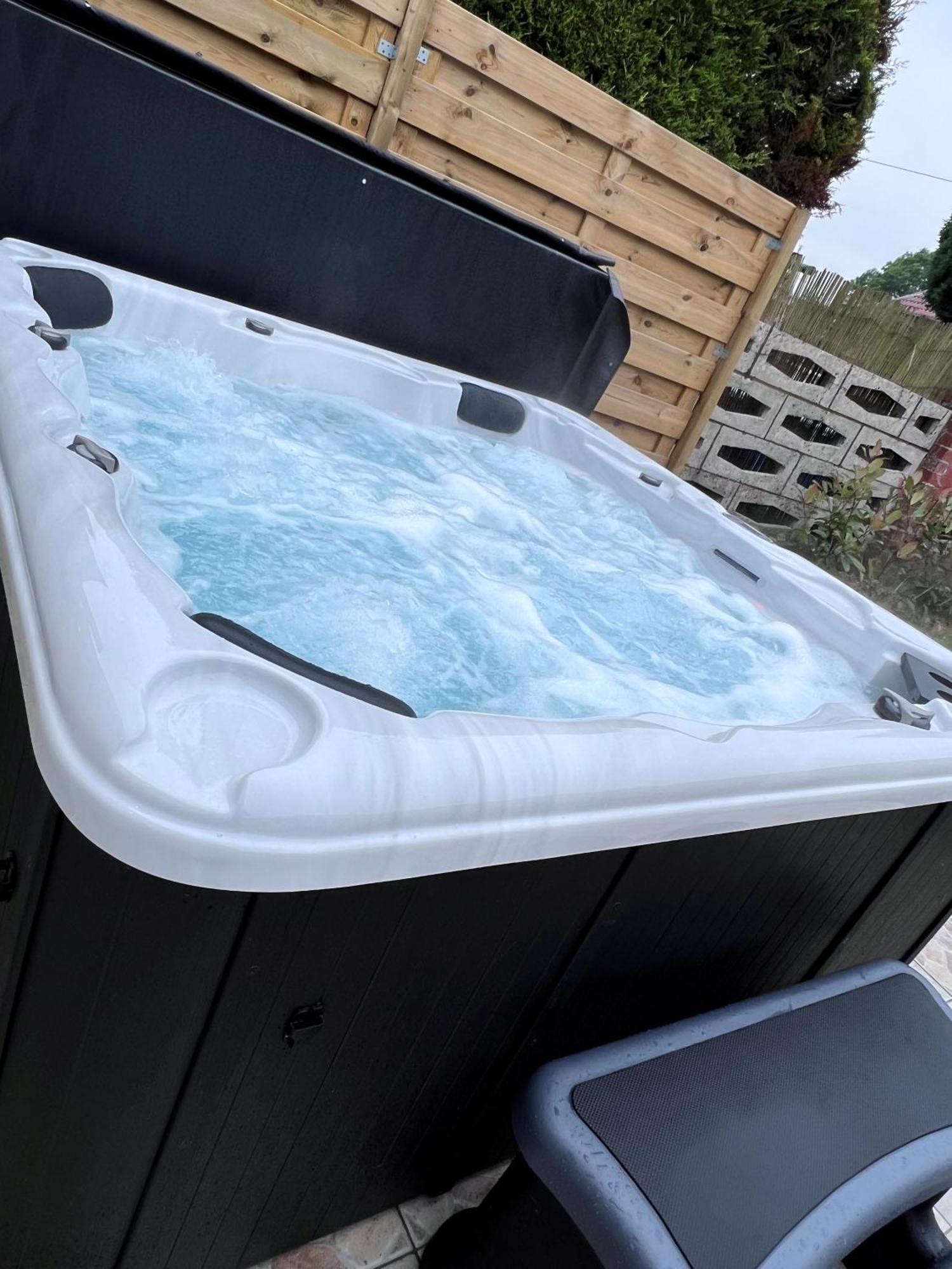 Gite Rubis - Jacuzzi - Pairi Daiza - 6 Pers Brugelette Exterior photo